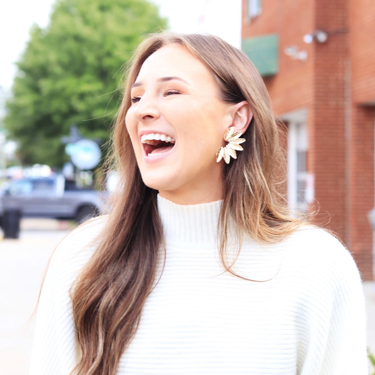 【AMBUSH】PEACE EARRING GOLD AMBUSH】PEACE EARRING / GOLD - メルカリ